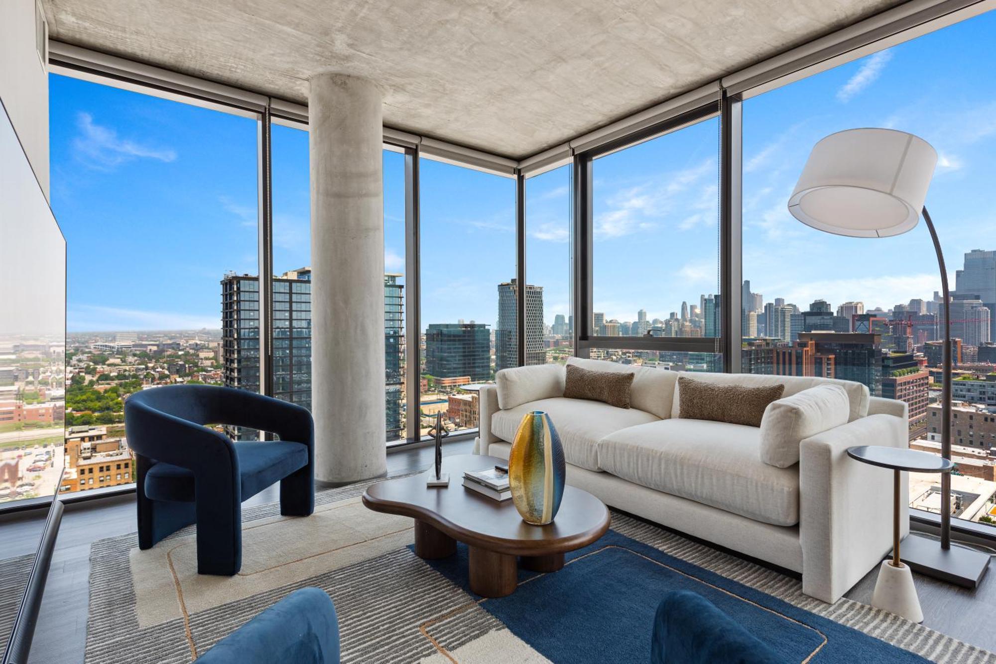 Fulbrix Bright Designer With West Loop Views