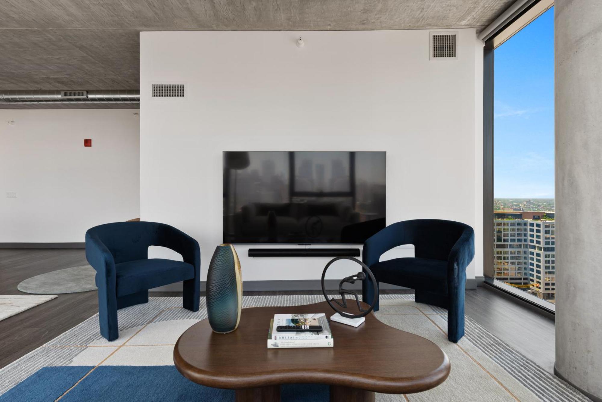 Fulbrix Bright Designer With West Loop Views Apartment *