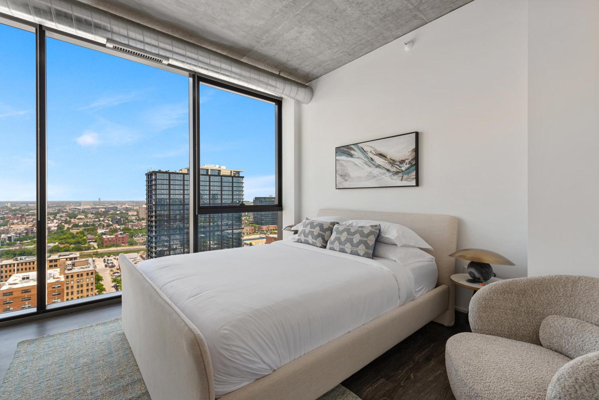 Apartment Fulbrix Bright Designer With West Loop Views