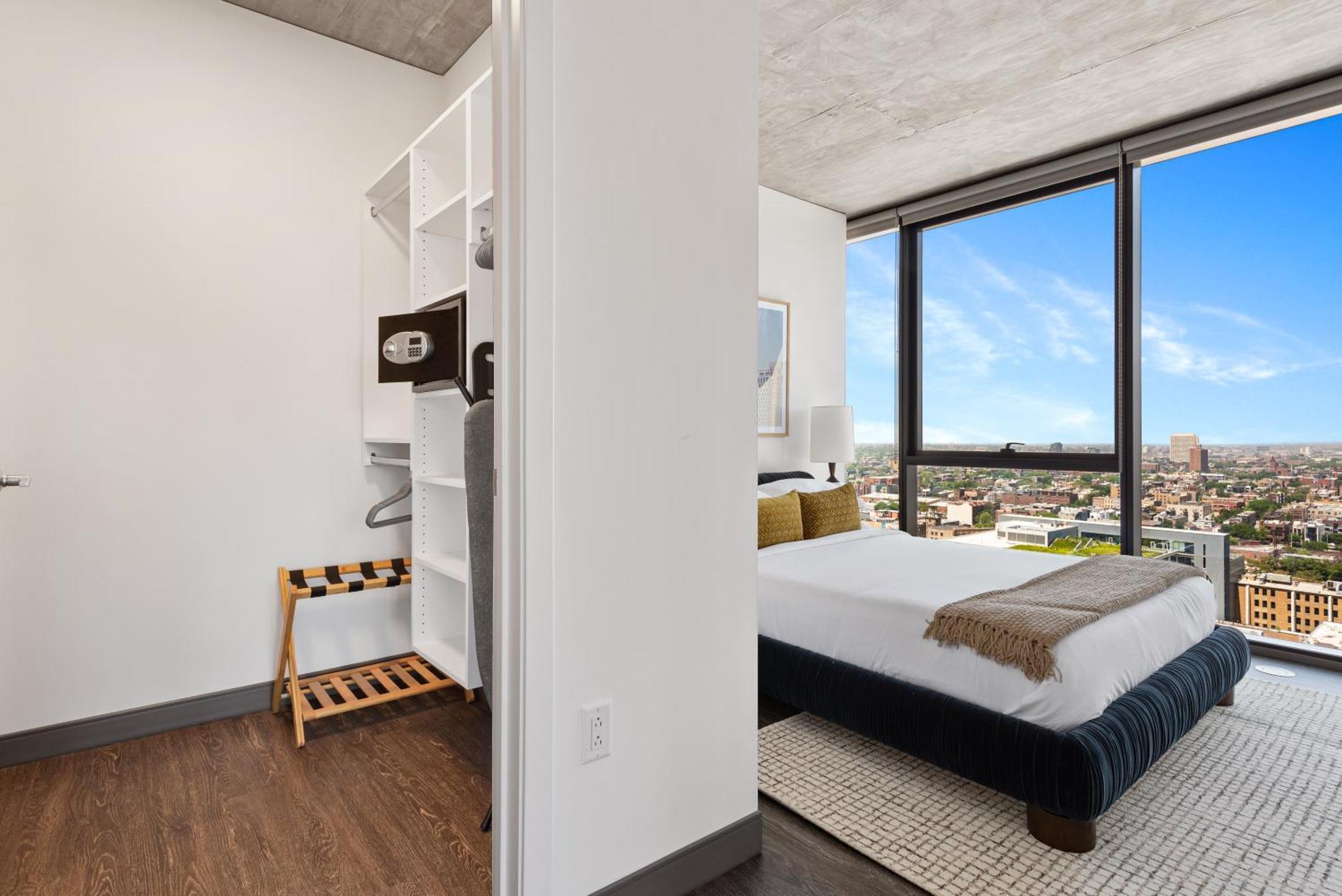 Apartment Fulbrix Bright Designer With West Loop Views