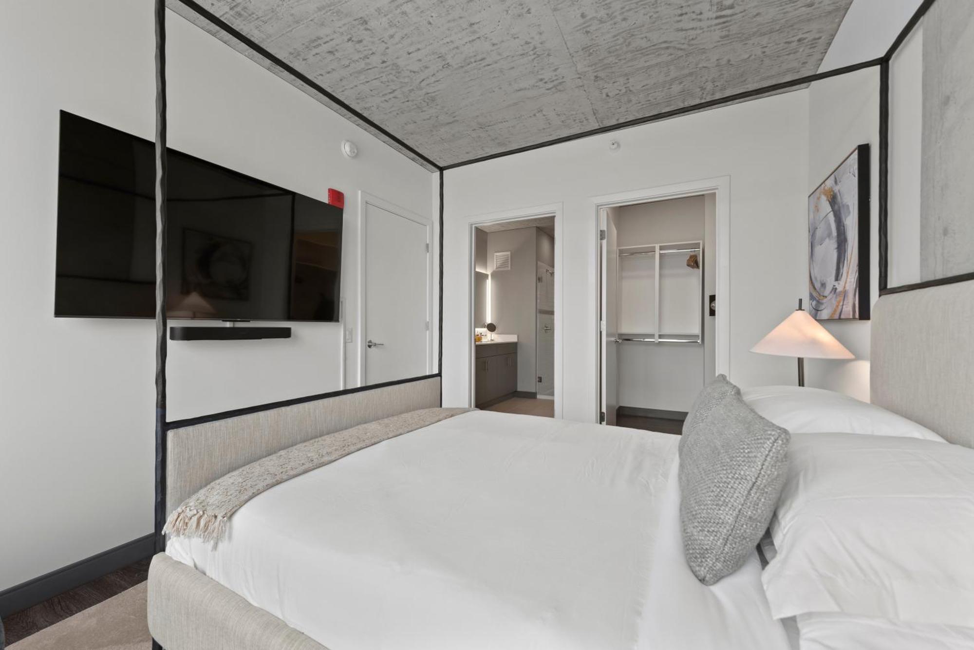Fulbrix Bright Designer With West Loop Views Chicago