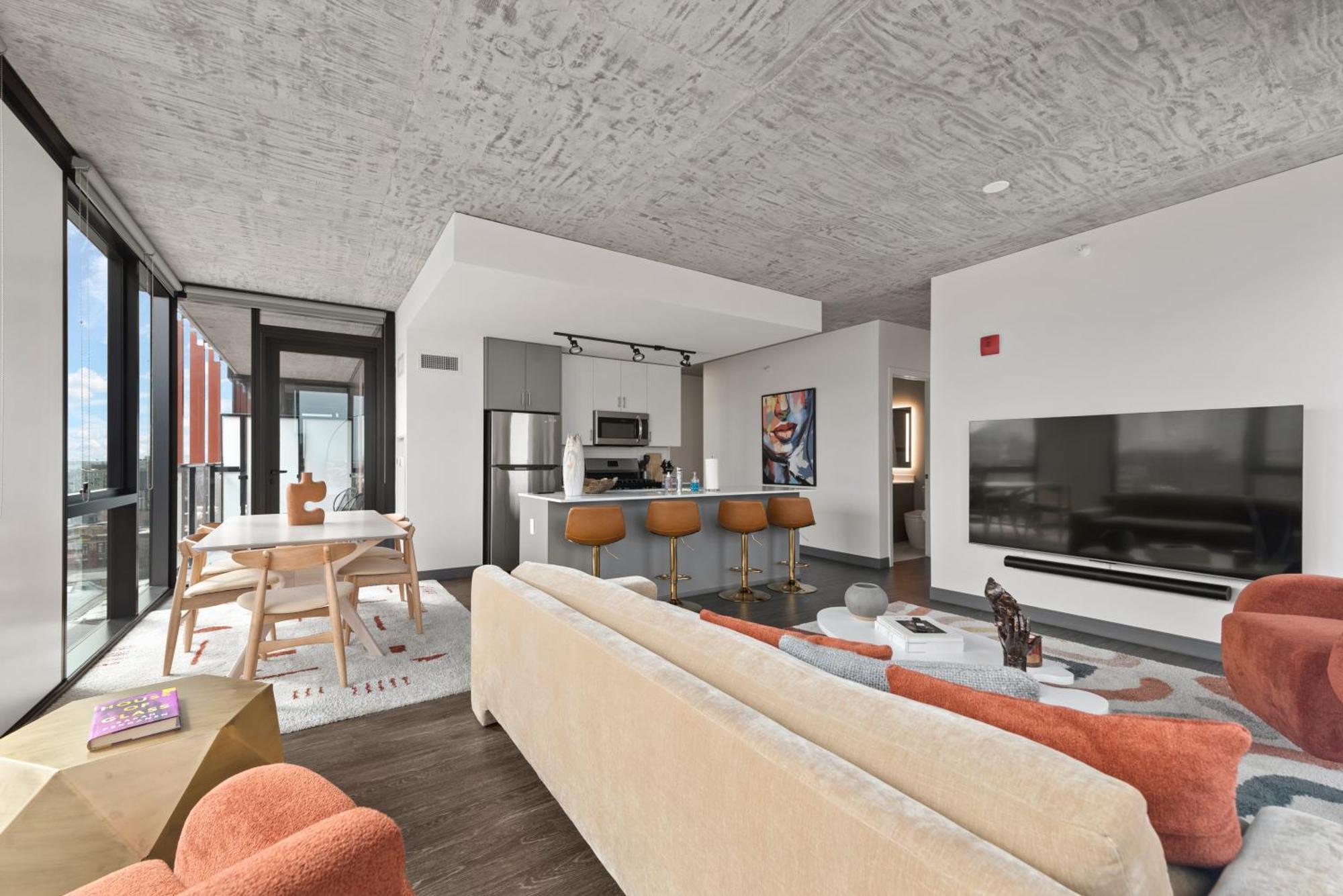 Fulbrix Bright Designer With West Loop Views