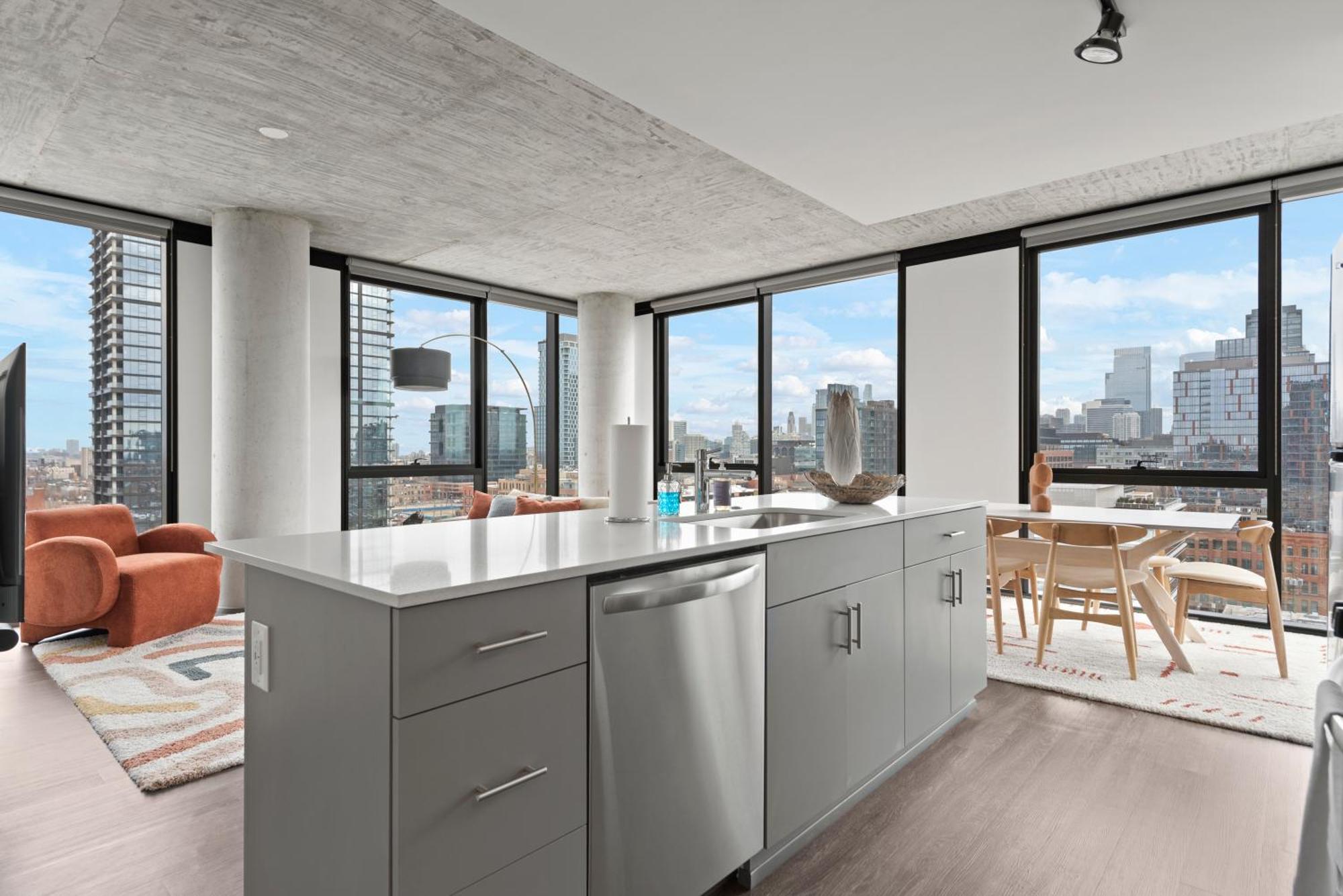Fulbrix Bright Designer With West Loop Views Apartment Chicago